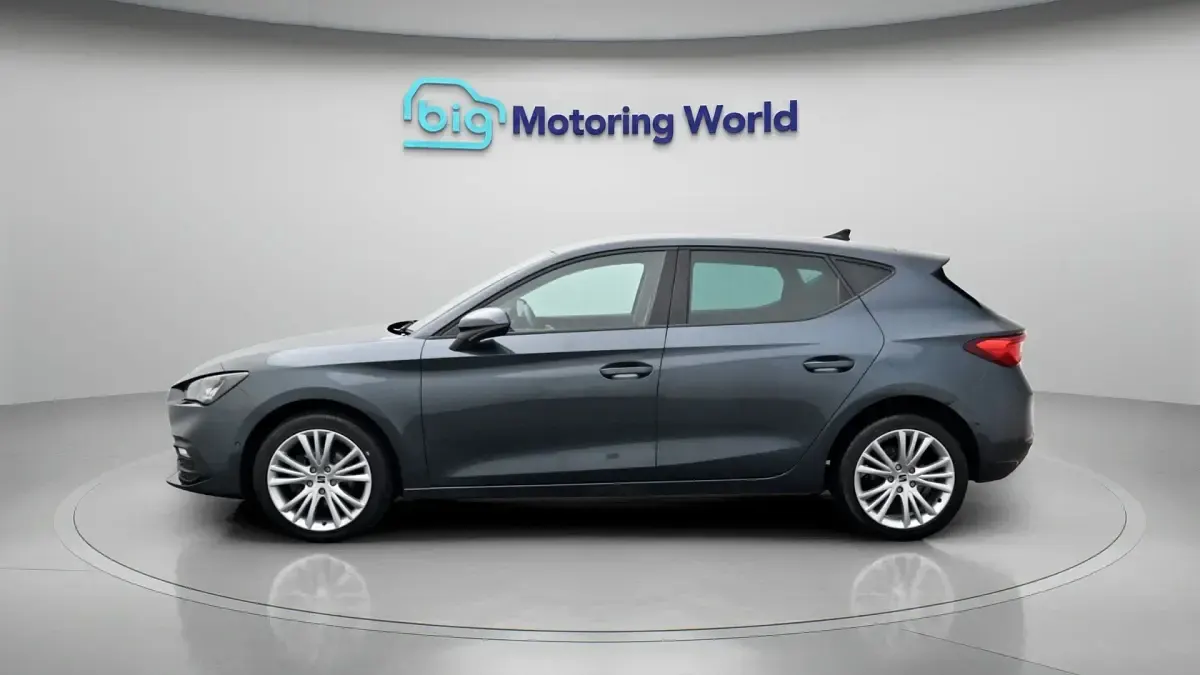 Used Seat Leon SE Dynamic 110 HP (80 kW) 2023 Grey Hatchback