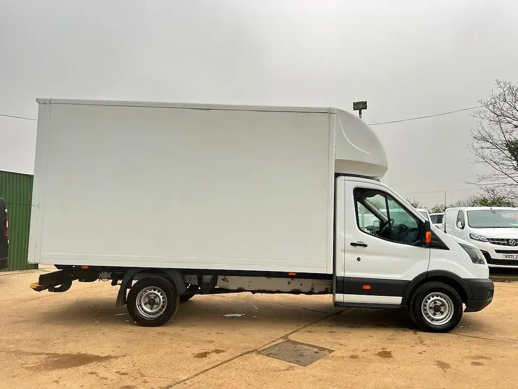 Used Ford Transit 170 HP (125 kW) 2018 White Cabriolet