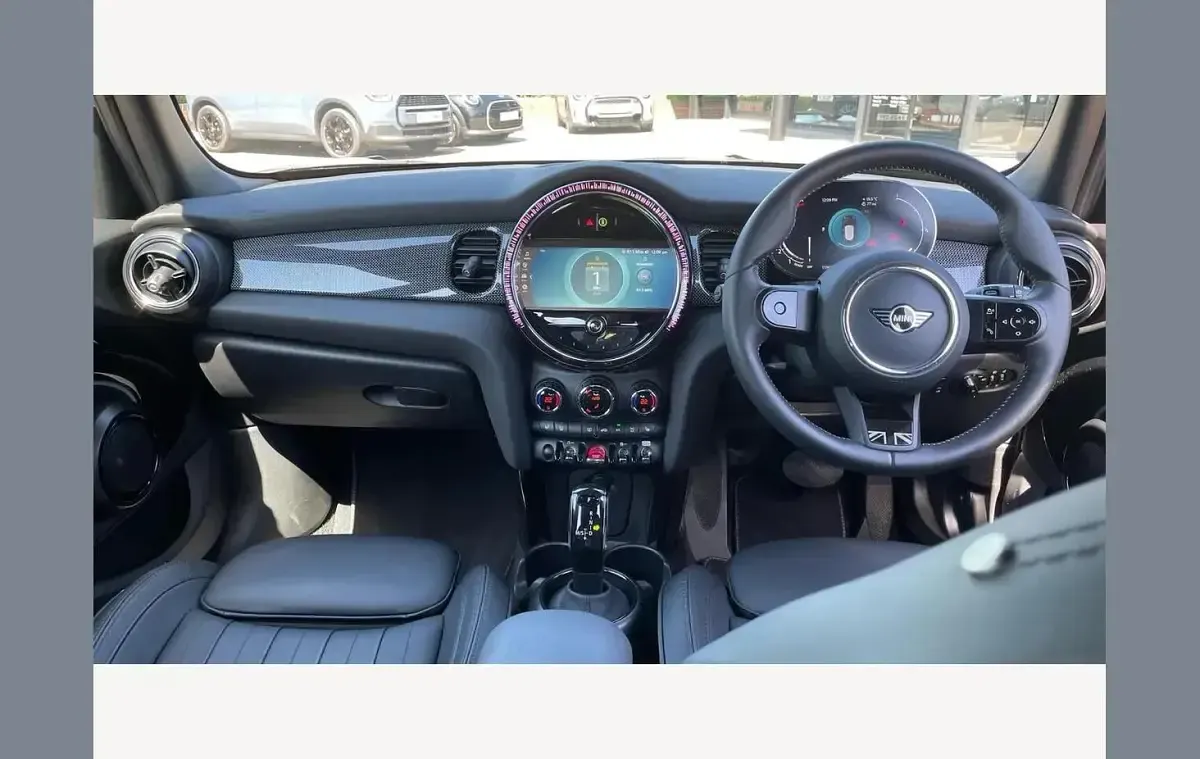 Used Mini Cooper Exclusive 136 HP (100 kW) 2024 Silver Hatchback