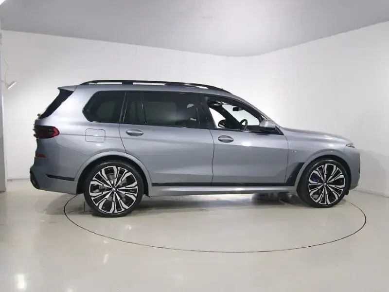 New BMW X7 M Sport 352 HP (258 kW) 2026 Grey SUV