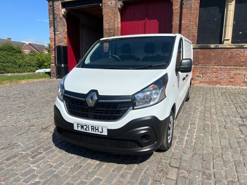 White Used 2021 Renault Trafic Business Van | £9,495 (Fair price) - Image 1/4