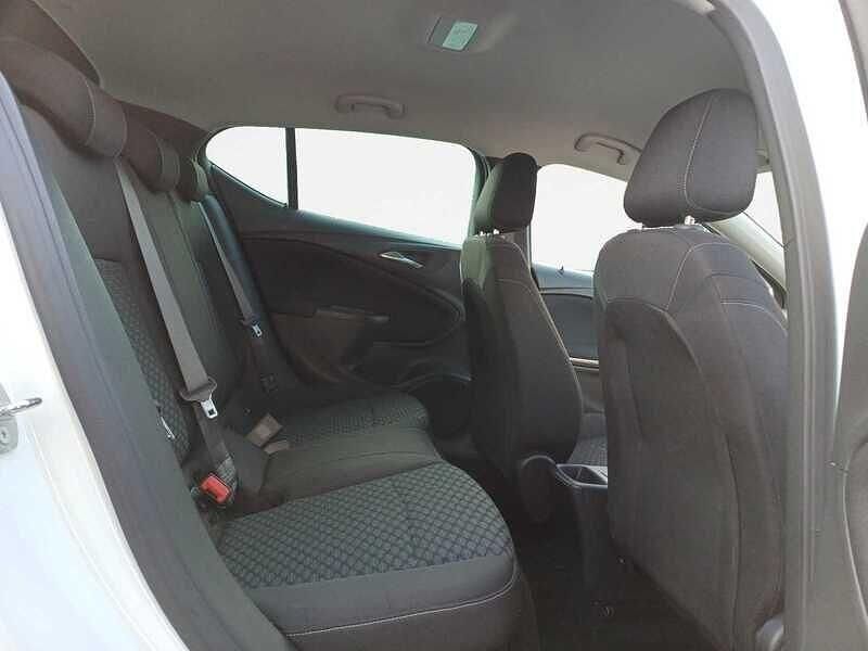 Used Vauxhall Astra Design Edition 2019 White Hatchback