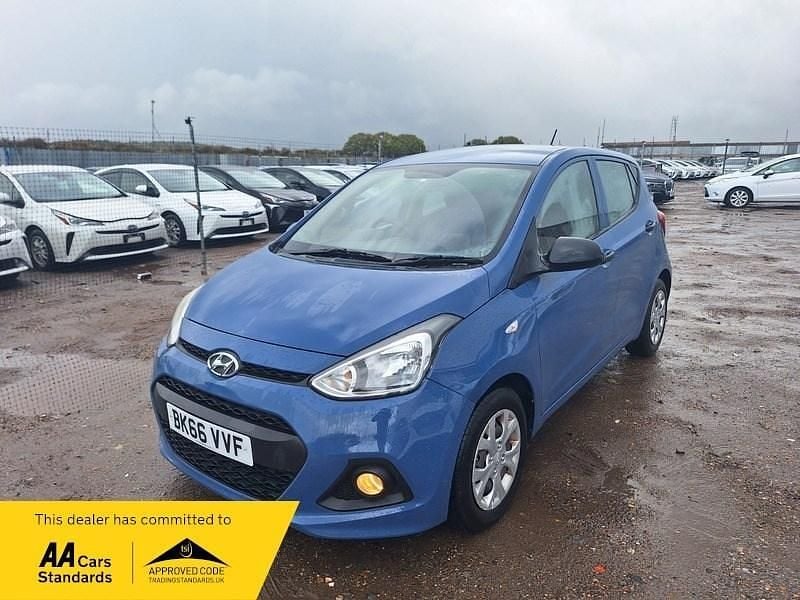 Used Hyundai i10 66 HP (48 kW) 2016 Blue Hatchback