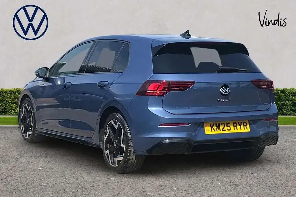 Used VW Golf VIII R-line 150 HP (110 kW) 2025 Blue Hatchback