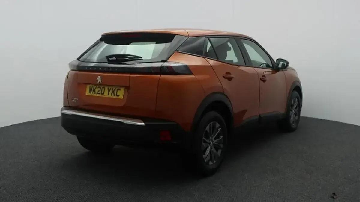 Used Peugeot 2008 Active 100 HP (73 kW) 2020 Orange SUV