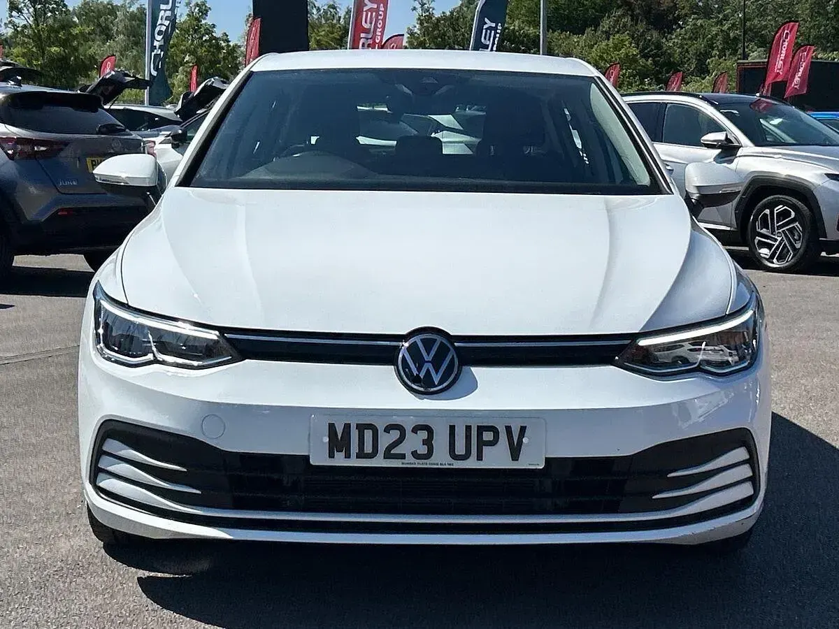 Used VW Golf VIII S 130 HP (95 kW) 2023 White Hatchback