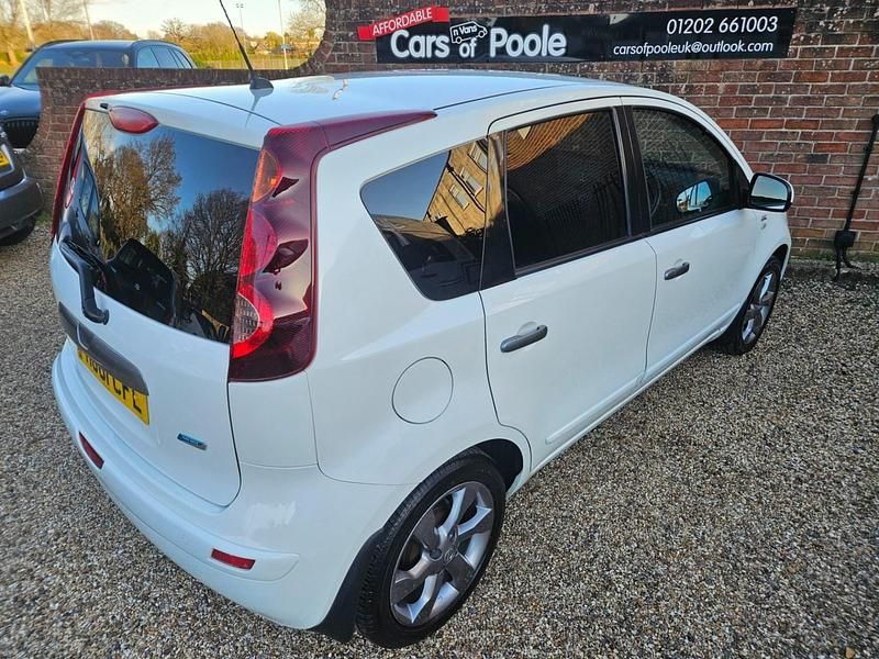 Used Nissan Note N-TEC 88 HP (64 kW) 2011 White Hatchback