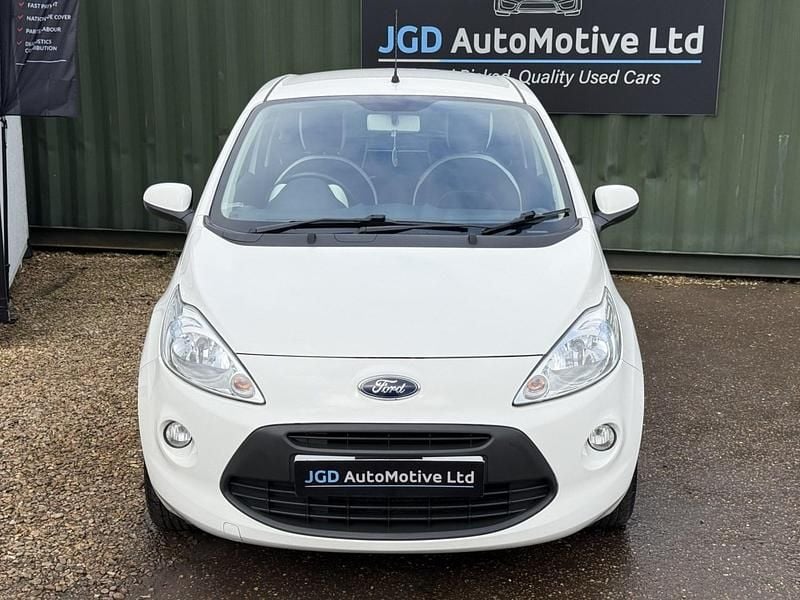 Used Ford Ka Zetec 69 HP (50 kW) 2016 White Hatchback