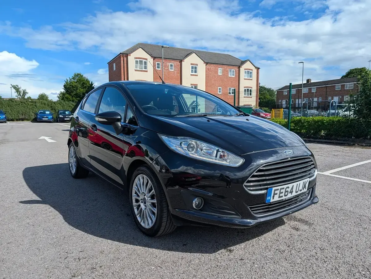 Used Ford Fiesta Titanium 75 HP (55 kW) 2014 Black Hatchback