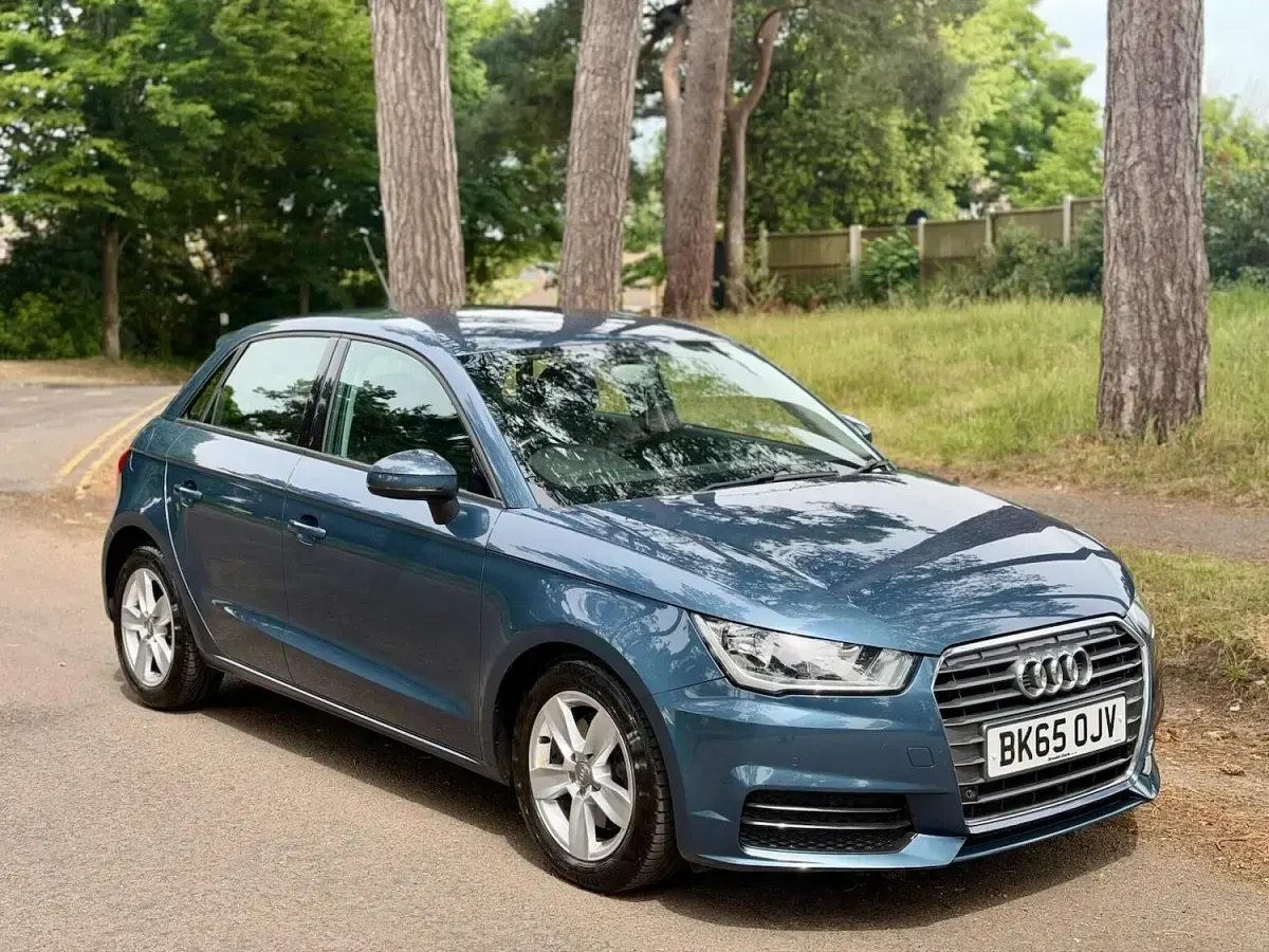 Used Audi A1 Sportback 116 HP (85 kW) 2015 Blue Hatchback