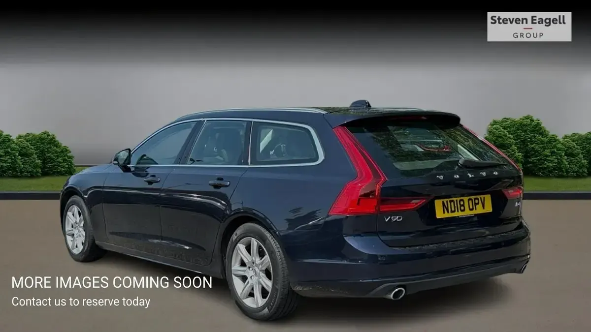 Used Volvo V90 Momentum 2018 Blue Estate