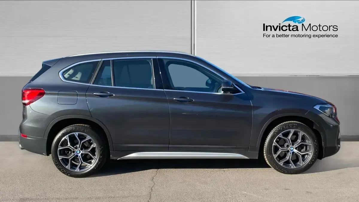 Begagnad BMW X1 xLine 192 HK (141 kW) 2021 Grå SUV