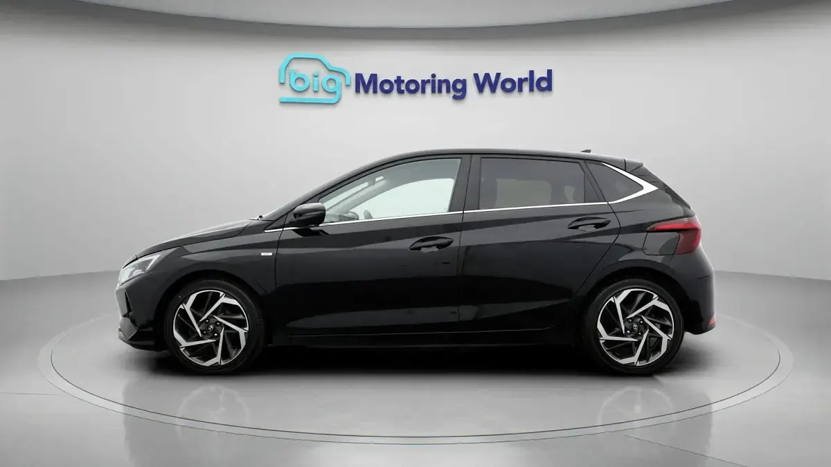 Used Hyundai i20 Premium 101 HP (74 kW) 2023 Black Hatchback