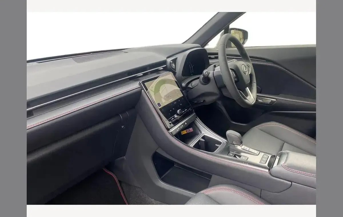 Używany Lexus LBX 136 KM (100 kW) 2025 Czarny SUV