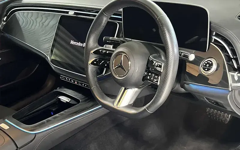Used Mercedes E300 Urban 313 HP (230 kW) 2025 Silver Sedan