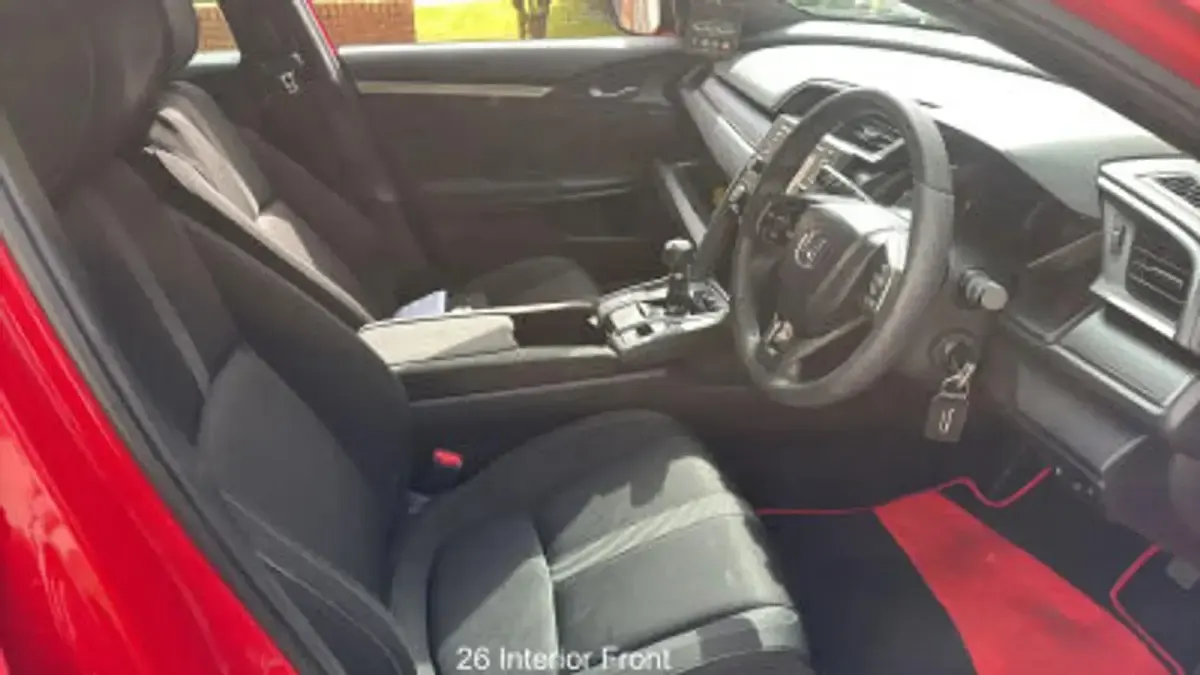 Used Honda Civic SE 2020 Red Hatchback