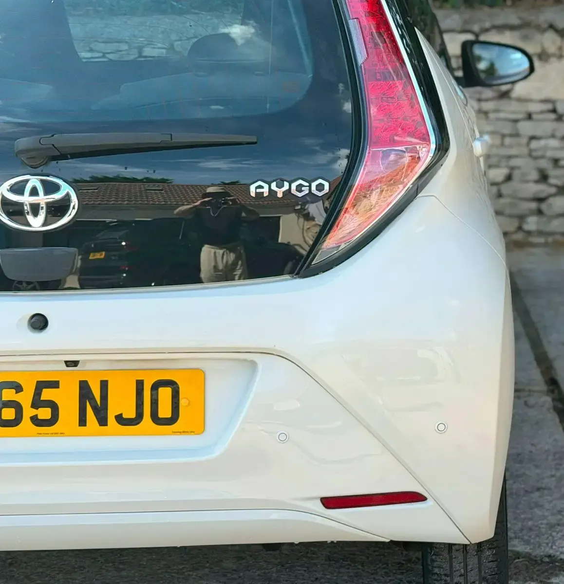 Used Toyota Aygo x-press 69 HP (50 kW) 2015 White Hatchback
