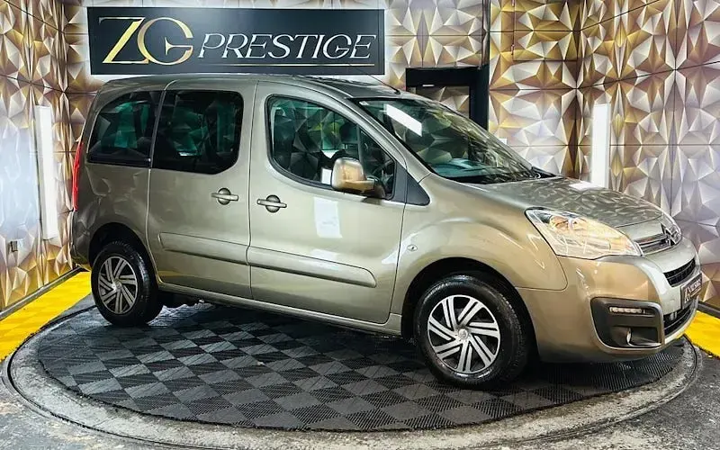 Usado Citroën Berlingo Feel 100 HP (73 kW) 2017 Monovolume