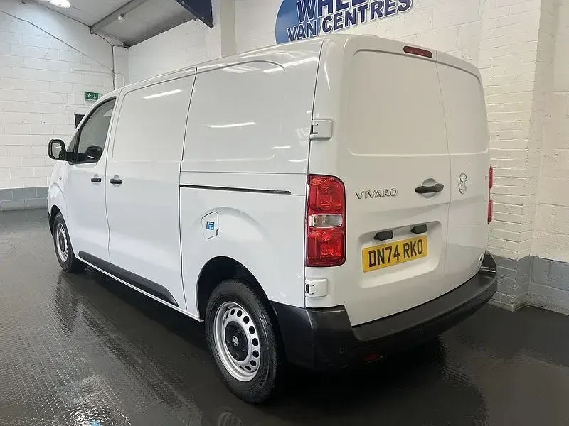 Gebraucht Vauxhall Vivaro S 120 PS (88 kW) 2024 Weiß Van / Kleinbus