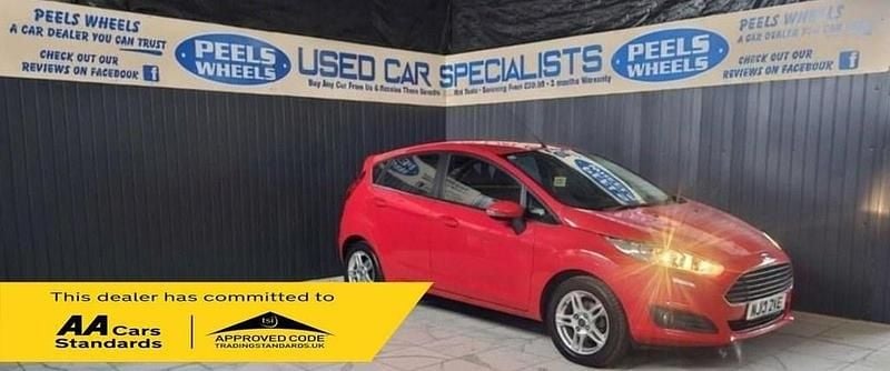 Red Used 2013 Ford Fiesta Zetec Hatchback | £3,975 (Good price) - Image 1/4