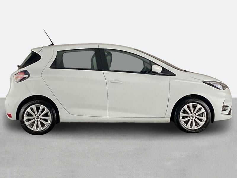 Used Renault Zoe SE 80 kW (109 HP) 2022 White Hatchback