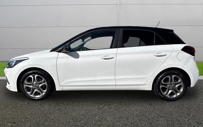 Used Hyundai i20 101 HP (74 kW) 2019 White Hatchback