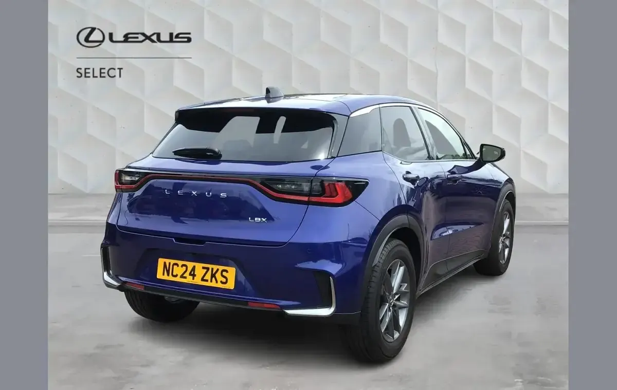 Used Lexus LBX 136 HP (100 kW) 2024 Blue SUV