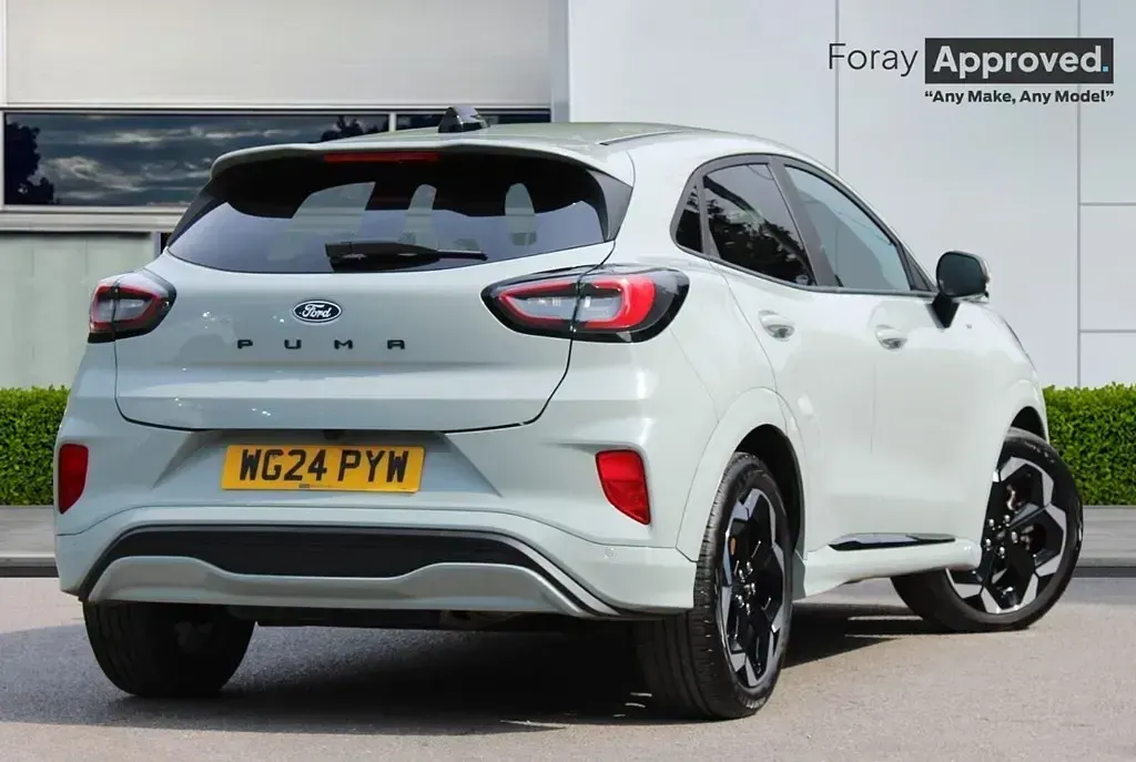 Begagnad Ford Puma ST-Line X 2024 Grå SUV