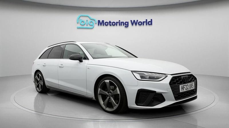 Used Audi A4 Black Edition 148 HP (108 kW) 2022 White Estate