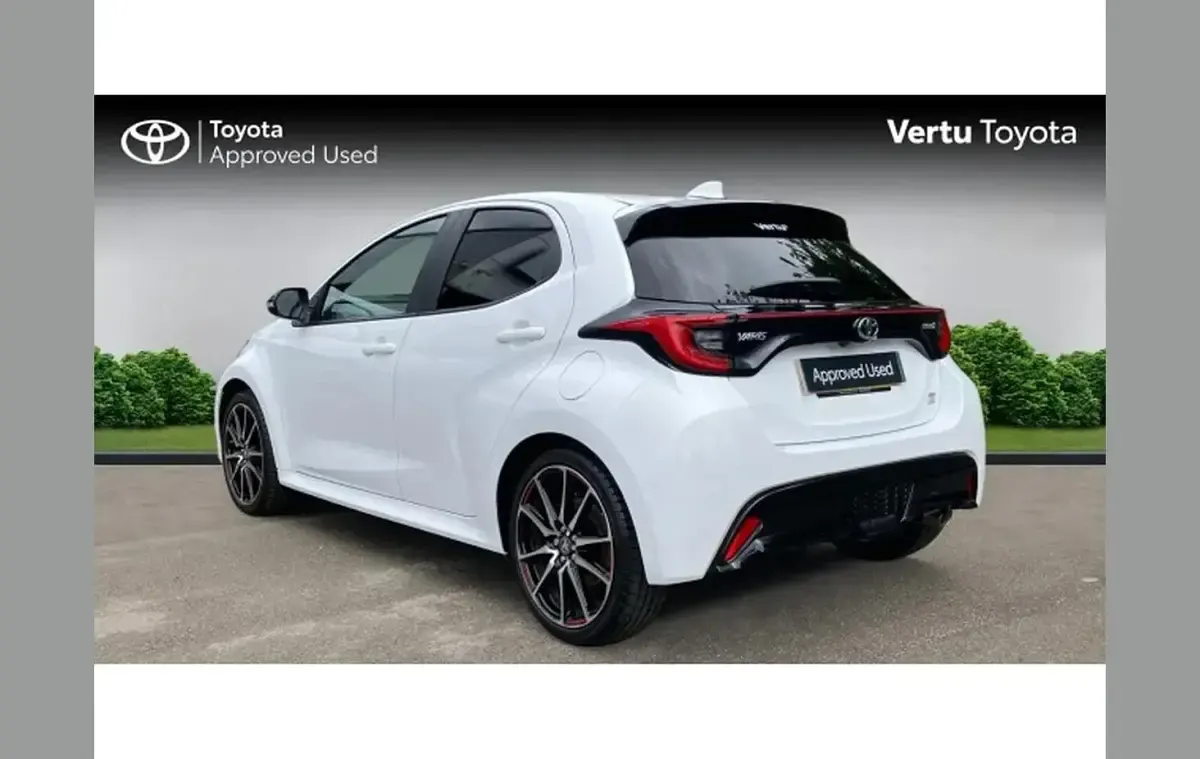 Used Toyota Yaris Sport 116 HP (85 kW) 2023 White Hatchback
