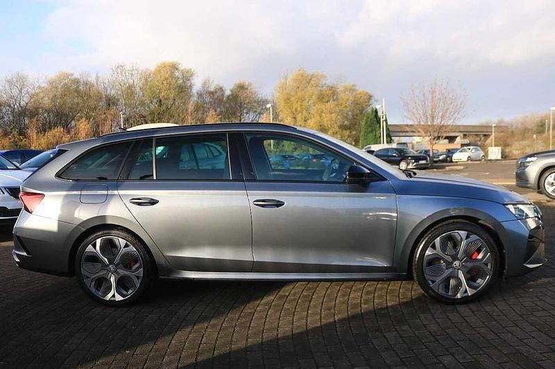Used Skoda Octavia vRS 265 HP (194 kW) 2025 Graphite grey metallic Estate