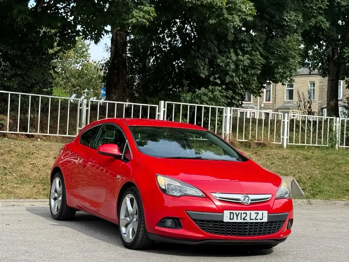 Used Vauxhall Astra GTC SRi 2012 Red Hatchback