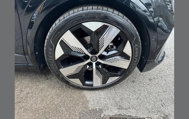 Used Renault Megane E-Tech Techno 157 kW (214 HP) 2022 Other Hatchback