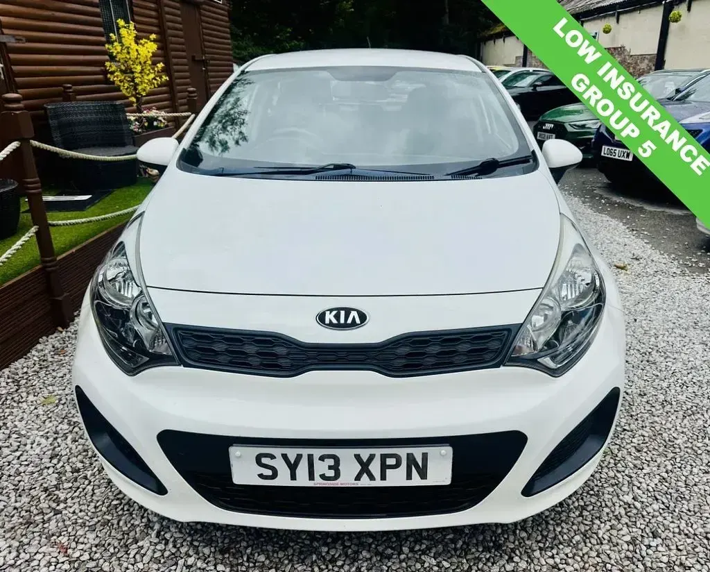 Used Kia Rio 84 HP (61 kW) 2013 White Hatchback