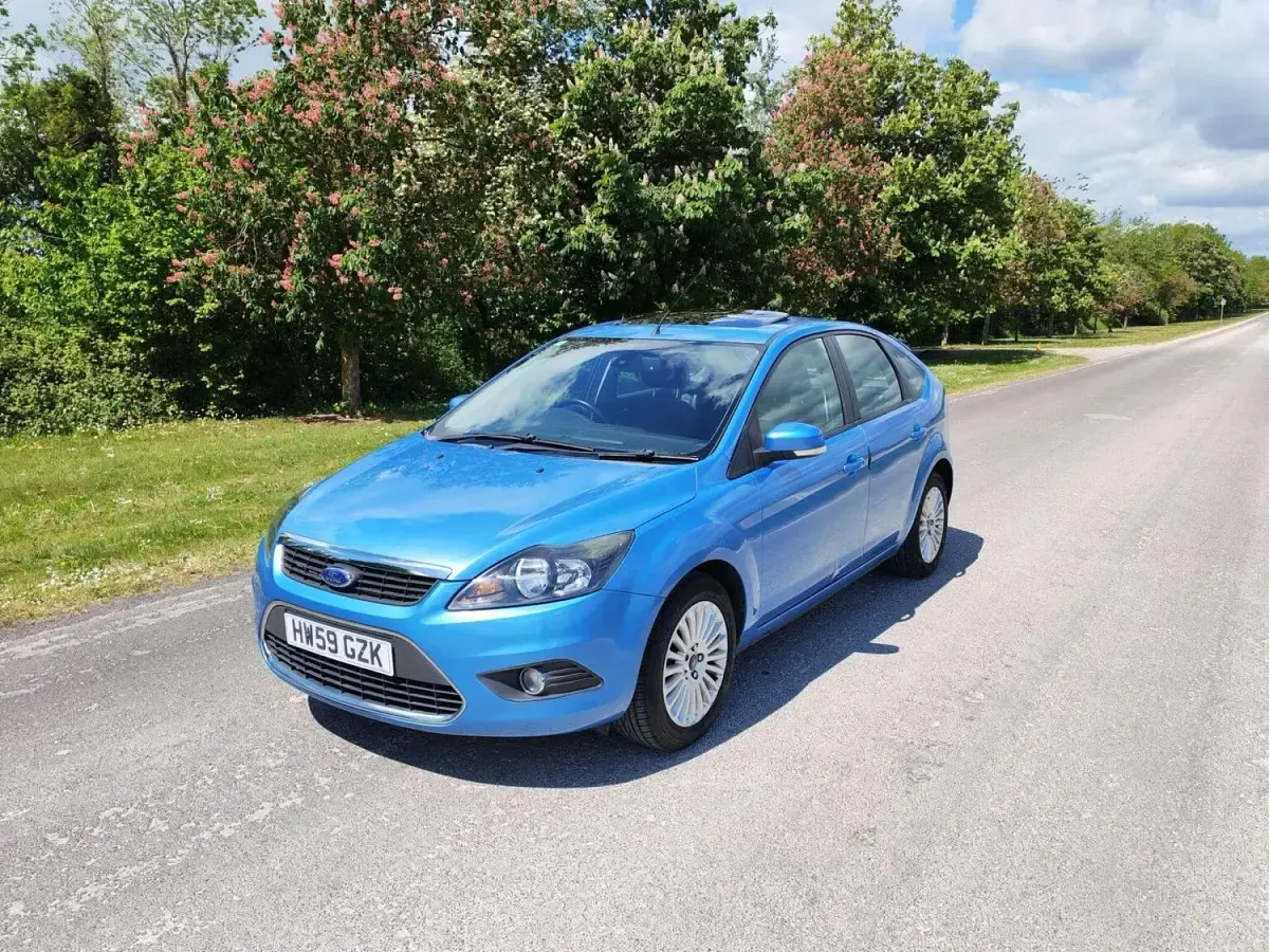 Usado Ford Focus Titanium 100 HP (73 kW) 2009 Azul Citadino