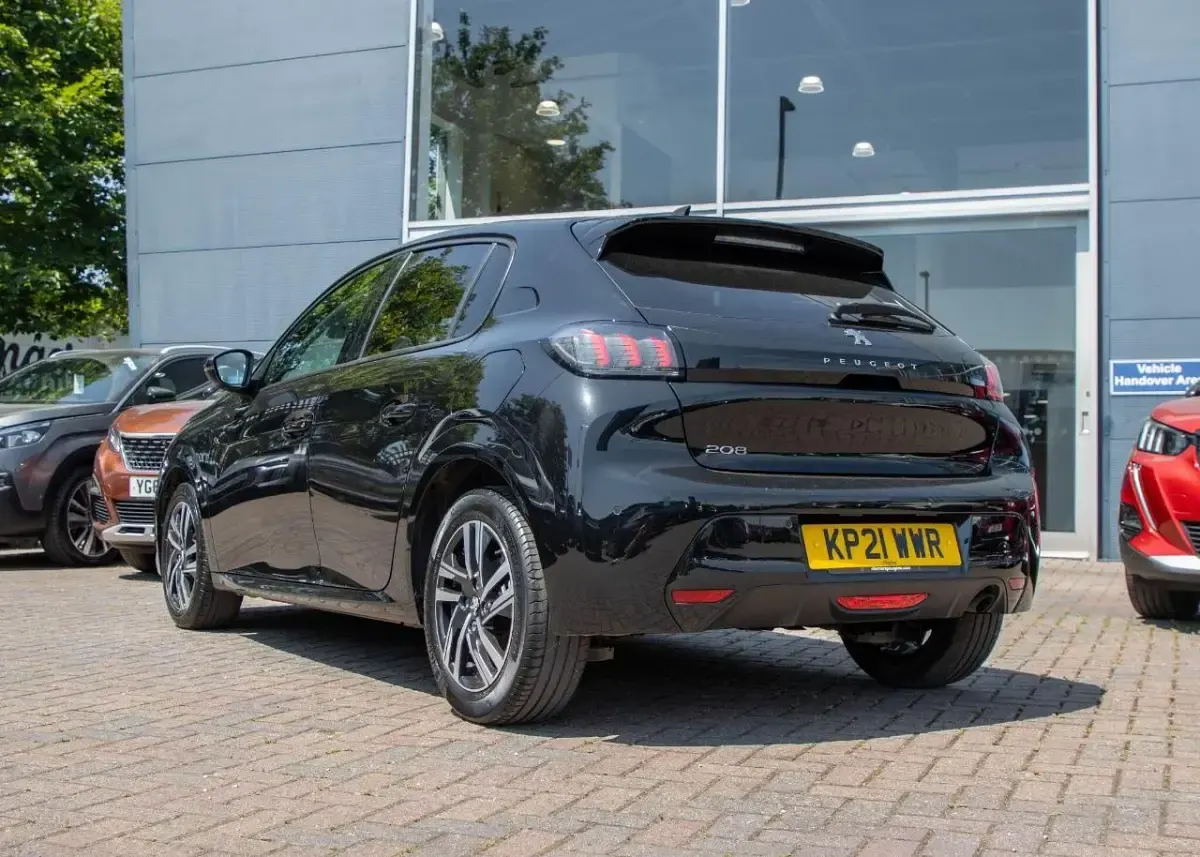 Used Peugeot 208 Allure 99 HP (72 kW) 2021 Black Hatchback