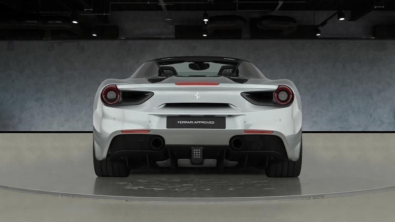 Used Ferrari 488 670 HP (492 kW) 2018 Grigio titanio metallic Cabriolet