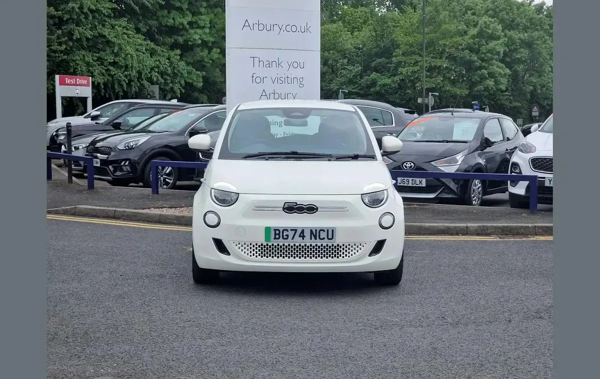 Used Fiat 500e 86 kW (118 HP) 2024 White Hatchback