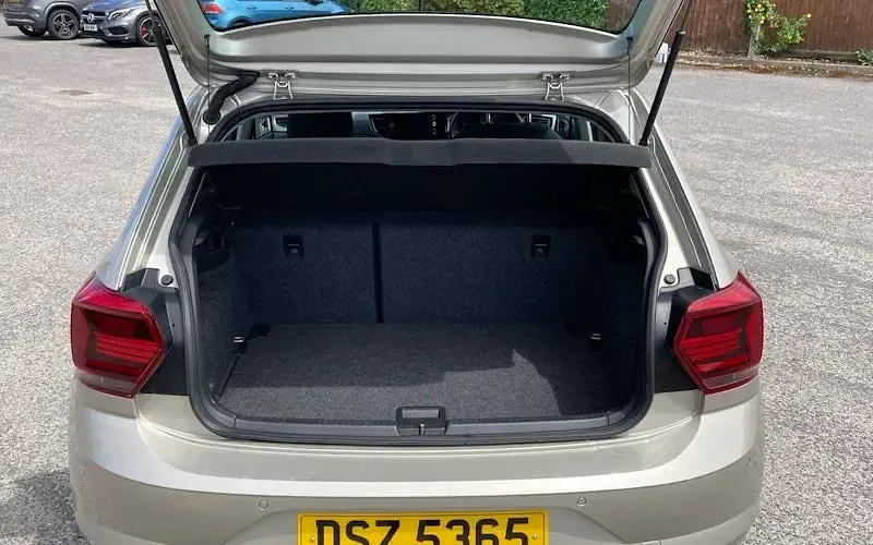 Used VW Polo SEL 116 HP (85 kW) 2019 Silver Hatchback