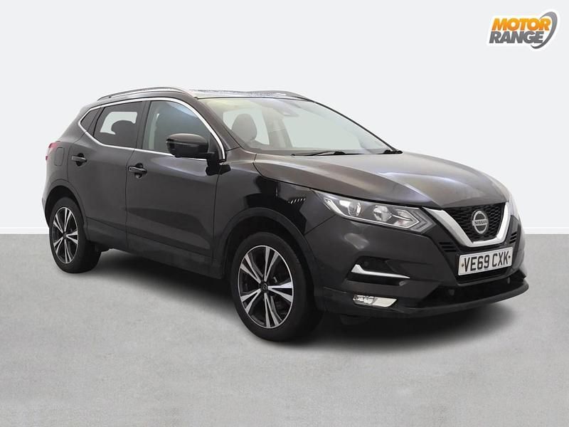 Black Used 2019 Nissan Qashqai N-Connecta SUV | £11,895 (Fair price) - Image 1/4