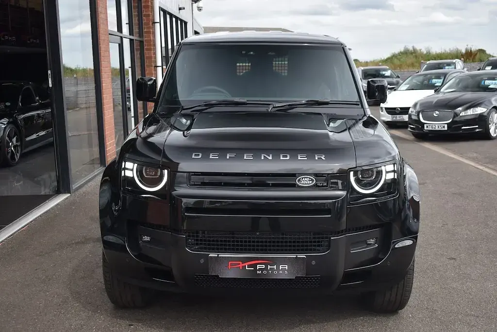 New Land Rover Defender SE Dynamic 2026 Black SUV