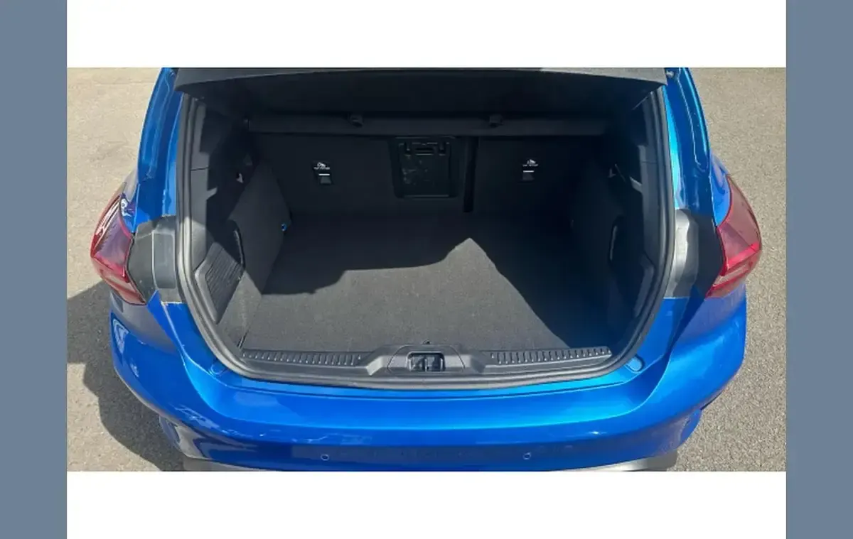 Used Ford Focus ST-Line X 155 HP (114 kW) 2023 Blue Hatchback