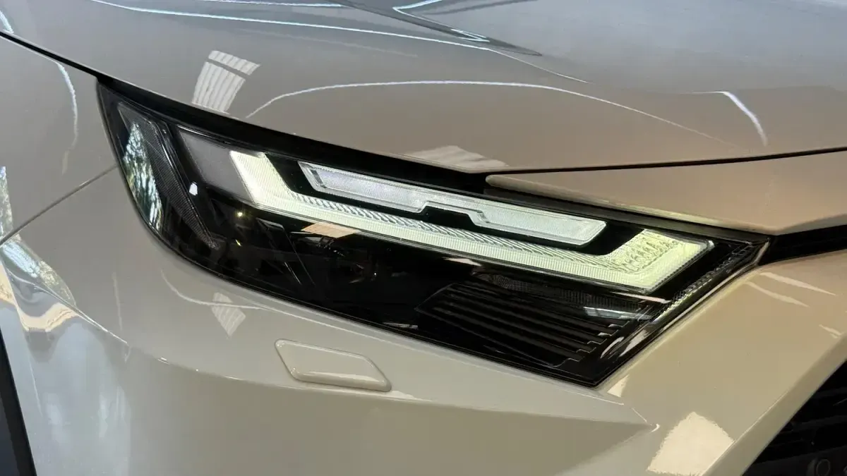 Used Toyota RAV4 218 HP (160 kW) 2022 White SUV