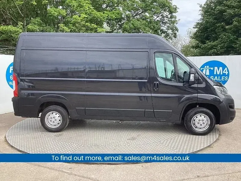 Gebraucht Citroën Relay 140 PS (102 kW) 2022 Grau Van
