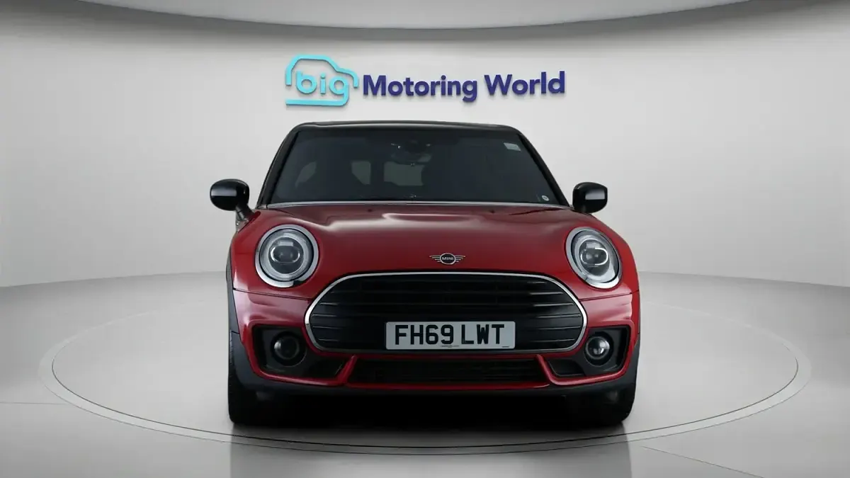 Used Mini Cooper Clubman Sport 136 HP (100 kW) 2019 Red Estate