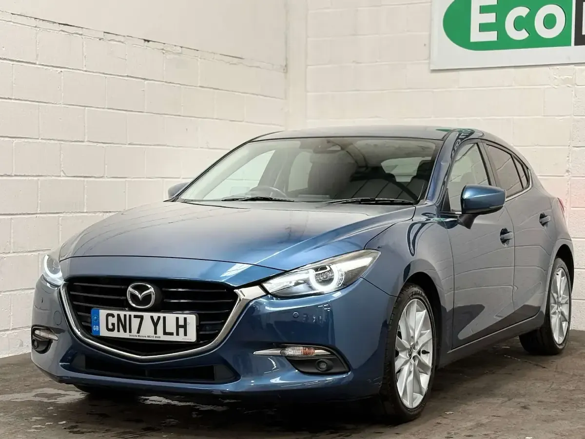 Used Mazda 3 Inclusive 121 HP (88 kW) 2017 Blue Hatchback