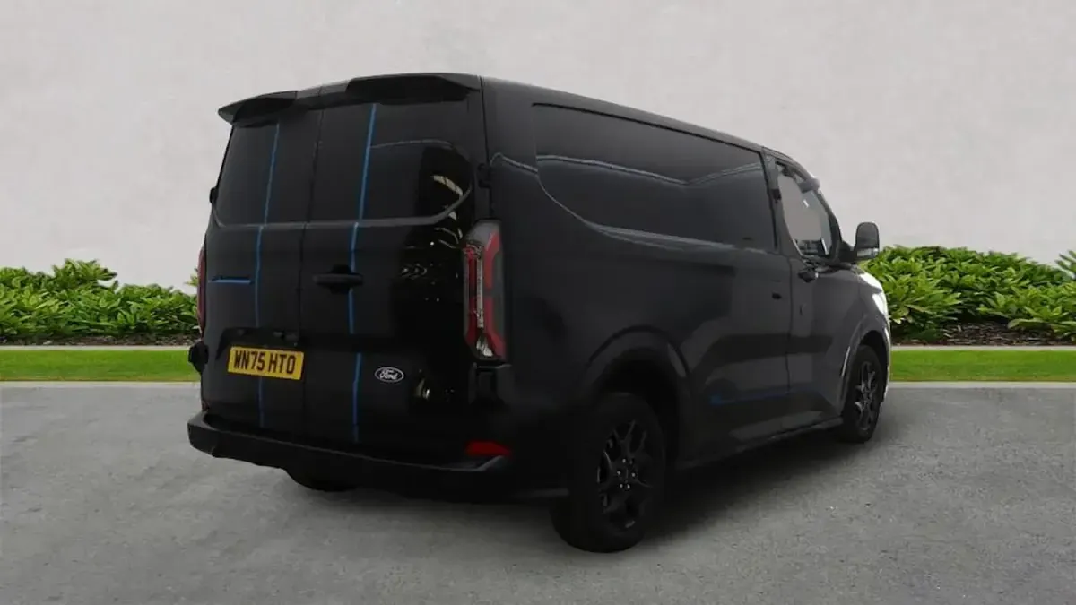 Usado Ford E-Transit Sport 160 kW (218 HP) 2025 Preto Van