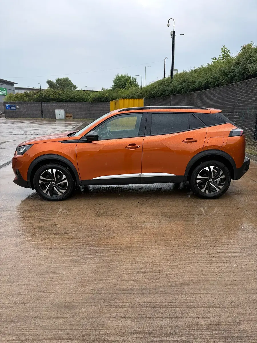 Used Peugeot 2008 Allure+ 130 HP (95 kW) 2023 Orange SUV