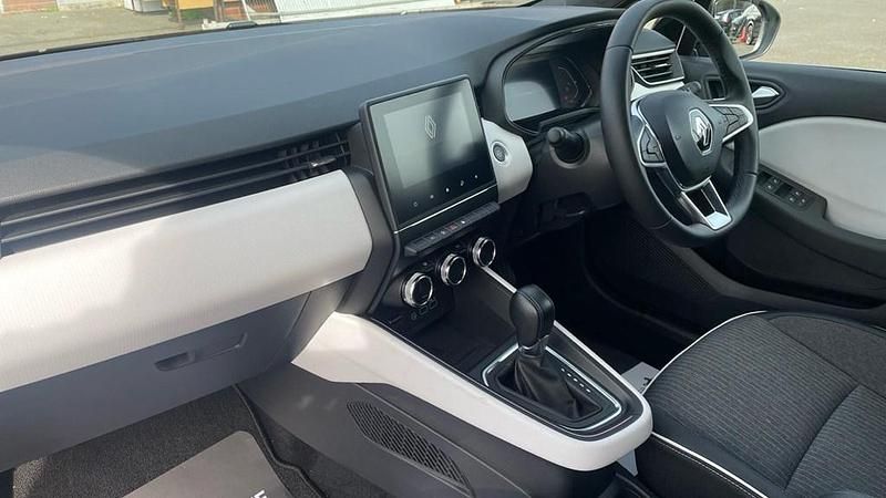 Used Renault Clio V Techno 2023 Black Hatchback