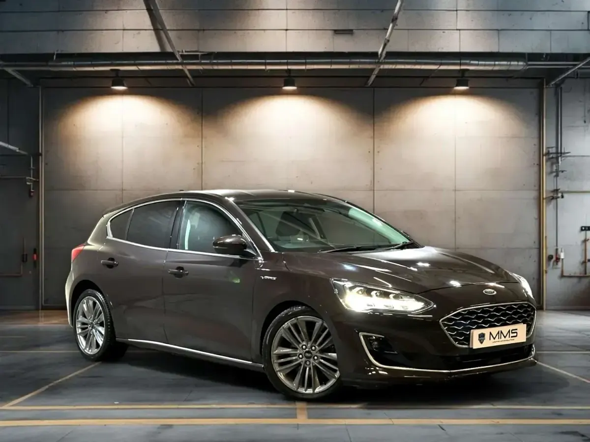 Używany Ford Focus Vignale 150 KM (110 kW) 2019 Purpurowy Hatchback